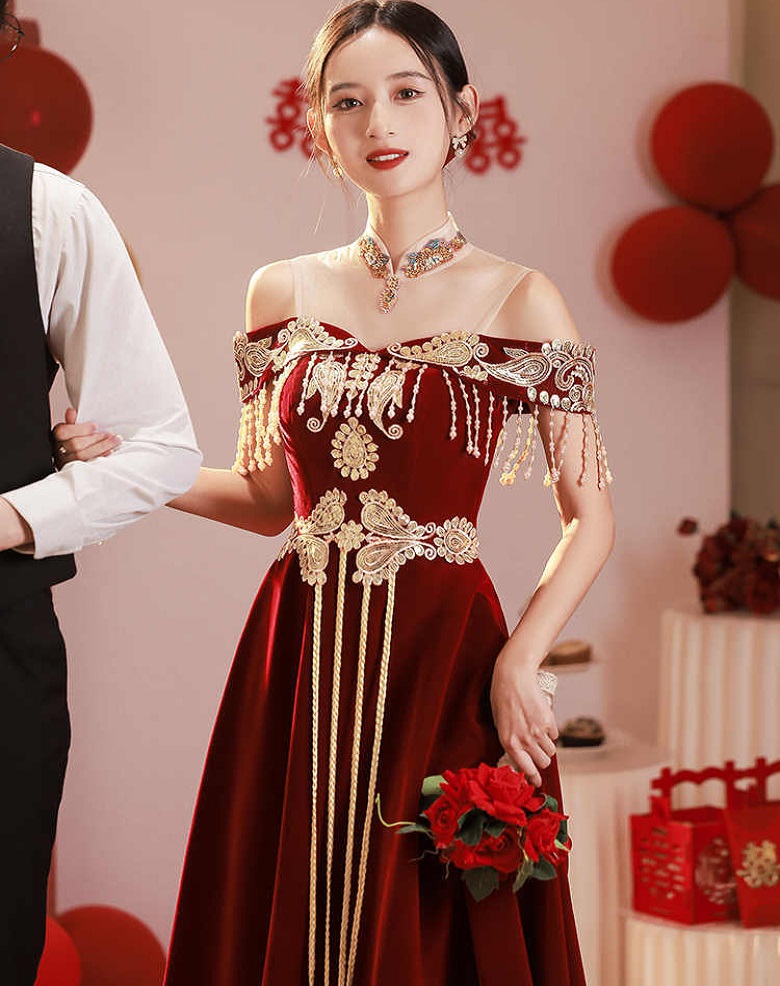 Luxury Lifestyle Girl - Chinesisches Toast-Kleid im Cheongsam-Stil für kleine