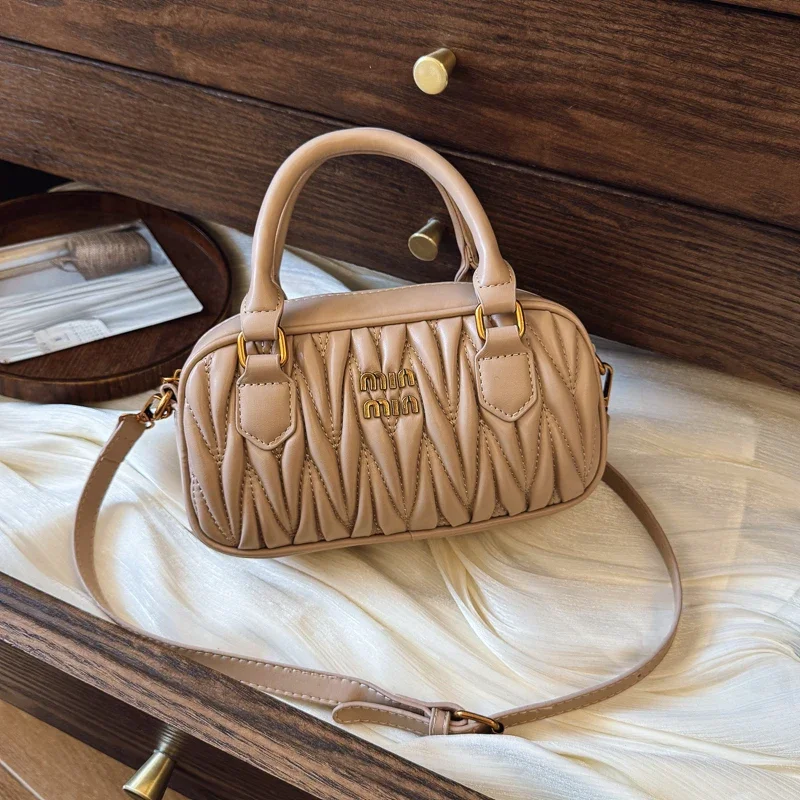 Luxuriöse Damen-Ledertasche, e – Luxury Lifestyle Fashion Bewertung und Preis