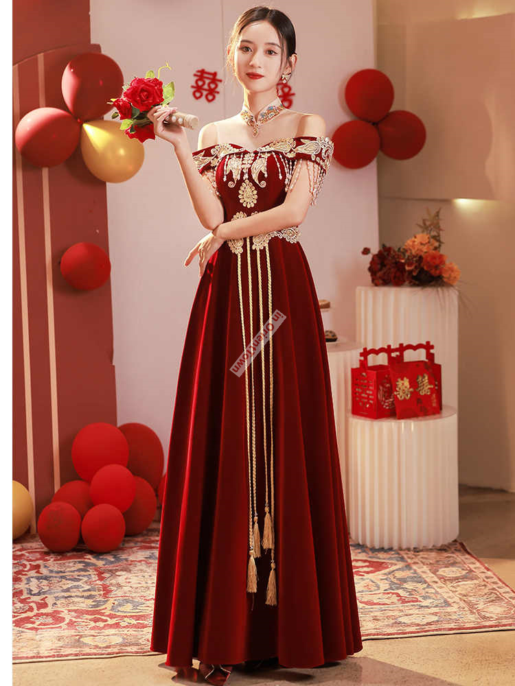 Chinesisches Toast-Kleid im Ch – Luxury Lifestyle Girl Bewertung und Preis