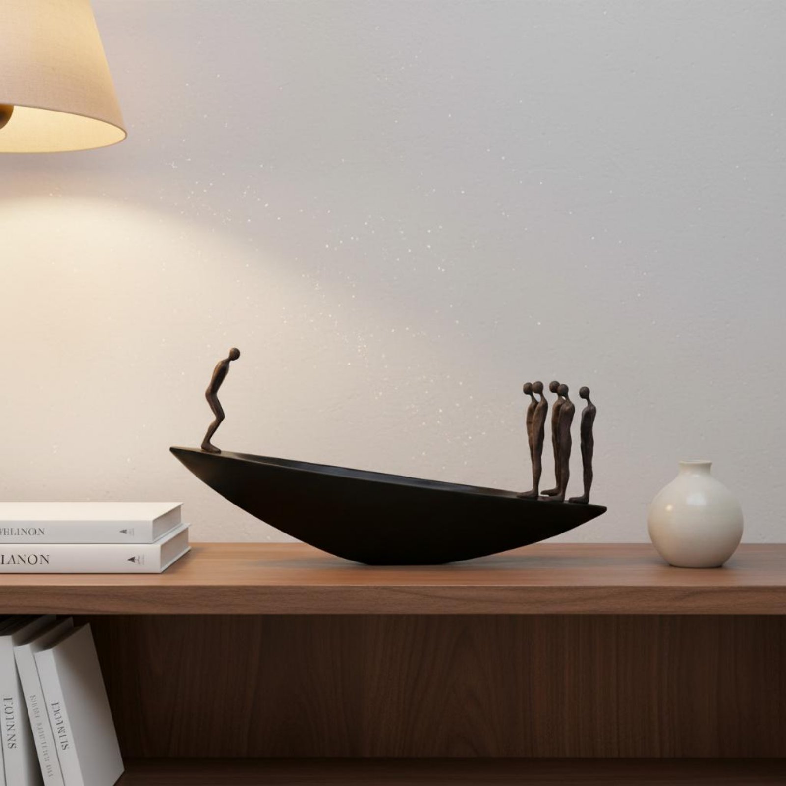 Moderne Segelboot-Statue aus K – Quiet Luxury Lifestyle Bewertung und Preis